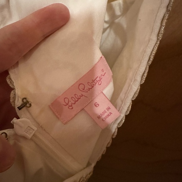 Gently used size 6 white Lilly Pulitzer Dress - Picture 4 of 4